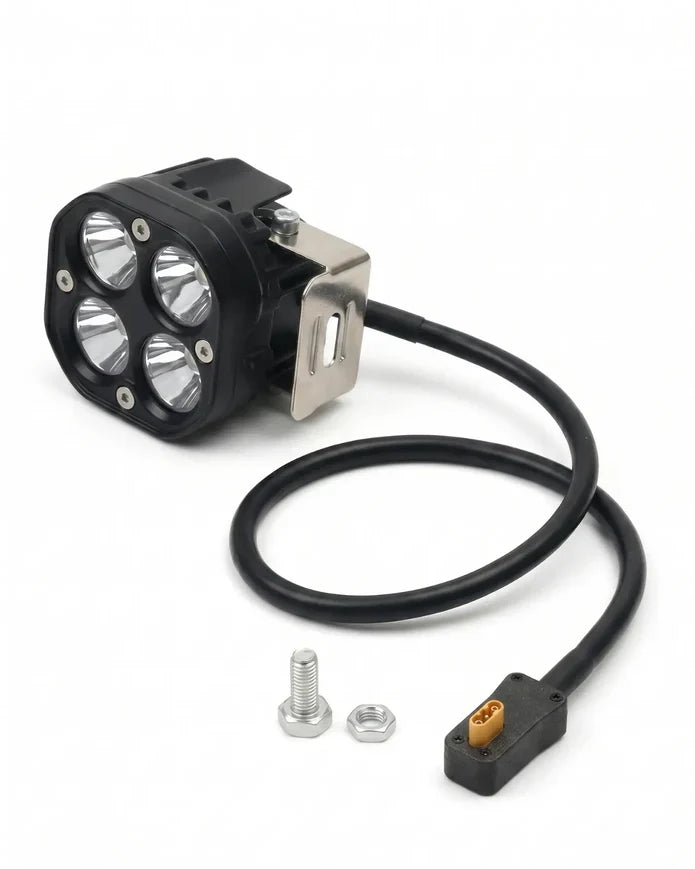 TRACKR360 Nightwatch L140 spotlight with connection cable and mounting hardware